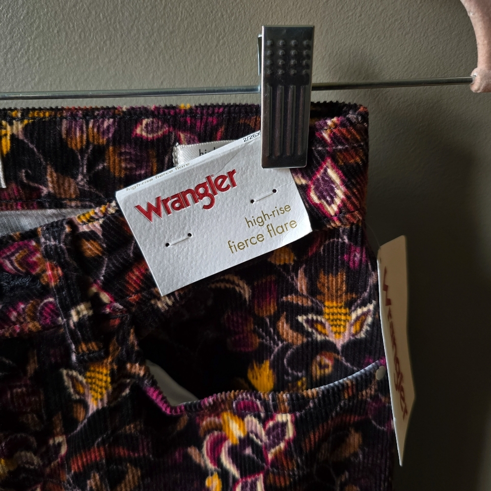 Wrangler High-Rise Fierce Flare Floral Printed Corduroy Jeans Nwt - Picture 7 of 8